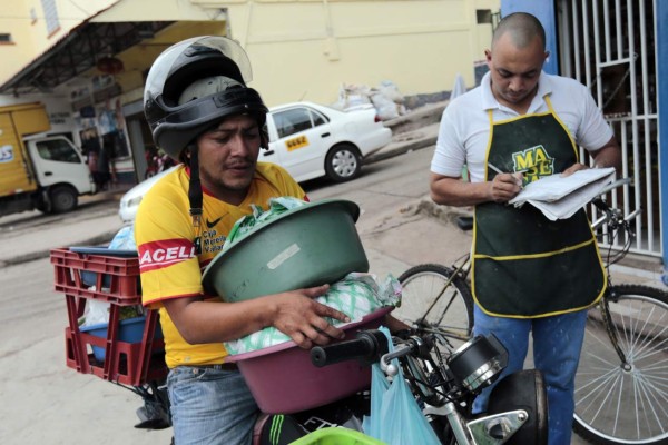 En Honduras, los hombres saben echar tortillas