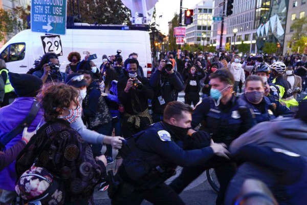 FOTOS: Inician primeras protestas en espera de resultados de las elecciones en Estados Unidos