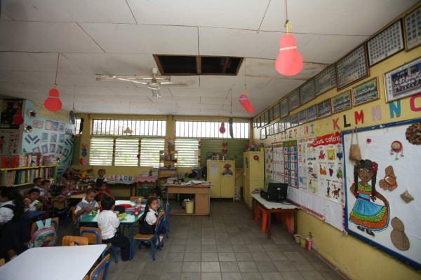 Jardín de niños se cae a pedazos