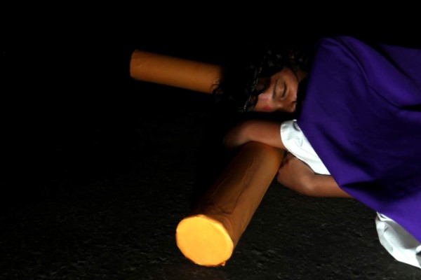 FOTOS: Niños capitalinos reviven el Viacrucis