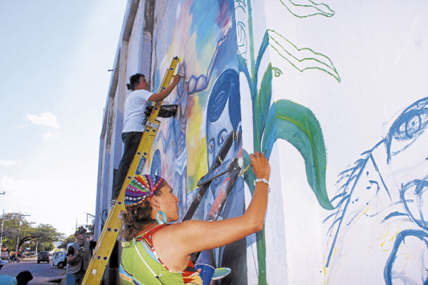 Amplios murales resaltan el civismo, la religión y costumbres de Choluteca