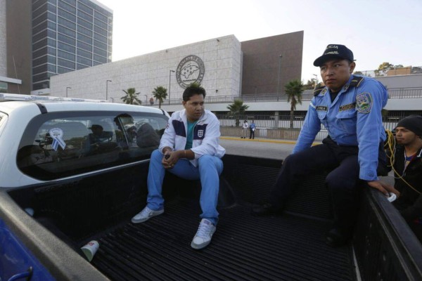 Honduras: Policía detiene a camarógrafo que cubría accidente