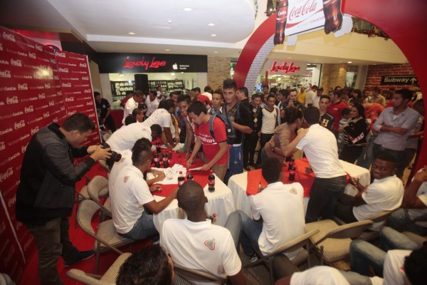 Olimpia y Coca Cola compartieron con su pueblo