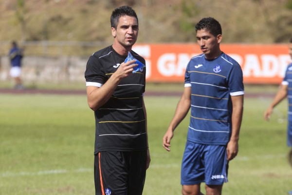 Carlos Discua sufre de lumbalgia