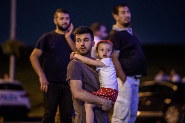 Te dejamos las 10 imágenes más impactantes del atentado en el aeropuerto de Estambul, Turquía