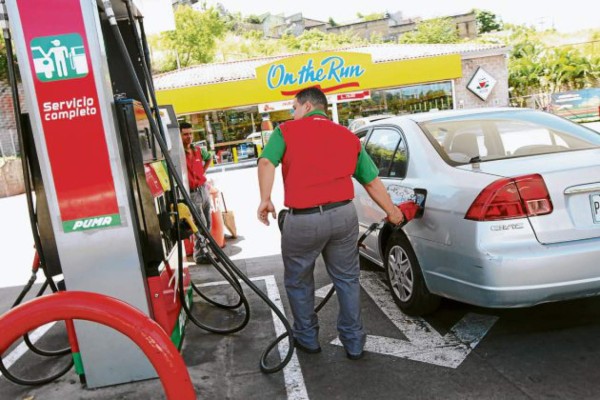 Súper, queroseno y diésel bajan de precio
