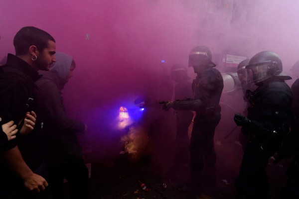 FOTOS: Protestas en Cataluña tras el arresto del expresidente Carles Puigdemont en Alemania