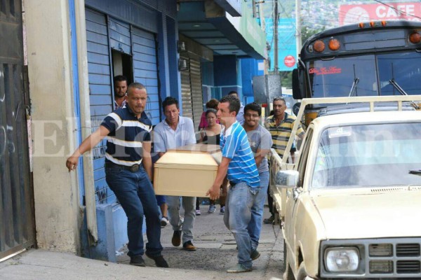 Doloroso adiós a madre y sus dos hijos que fueron asesinados en la colonia Brasilia de Comayagüela