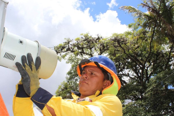 Más de 150,000 abonados ya no pagan energía promediada