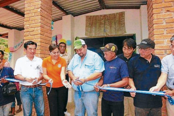 Inauguran primer albergue contra sismos en El Triunfo