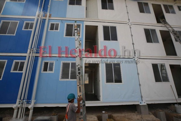 Así lucen por dentro las casas contenedores construidas al sur de la capital (FOTOS)