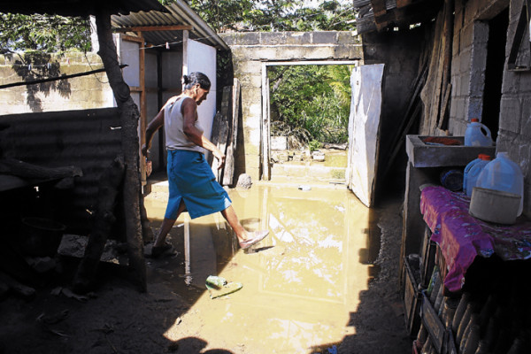 Lluvias causan daños en viviendas de Trojes