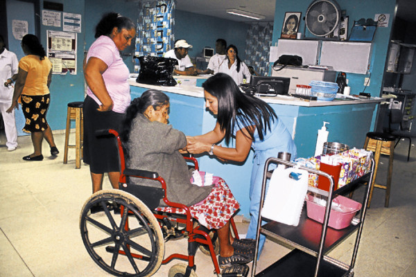 Crisis de hospital de Danlí obliga a pacientes a renovar citas