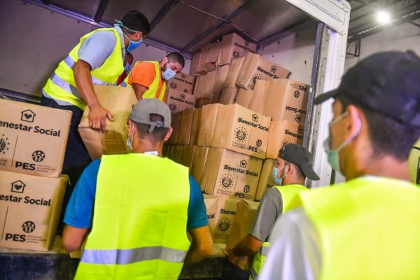 Con alegría y gratitud: hondureños afectados por Eta reciben alimentos de El Salvador (FOTOS)