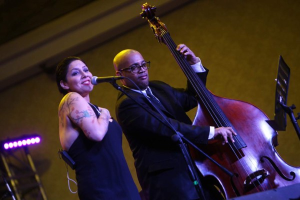 Crossing Borders, el nuevo disco de Eva Cortés