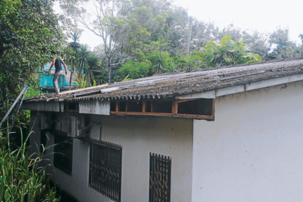 Por denuncia de EL HERALDO, reparan edificio de salud de Danlí