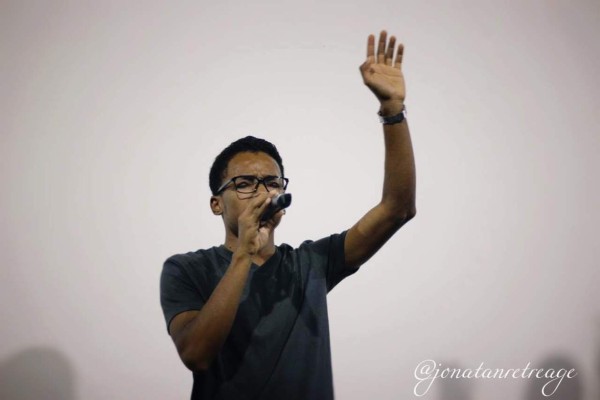 Un canto de fe y esperanza en la voz de Jonatan Retreage