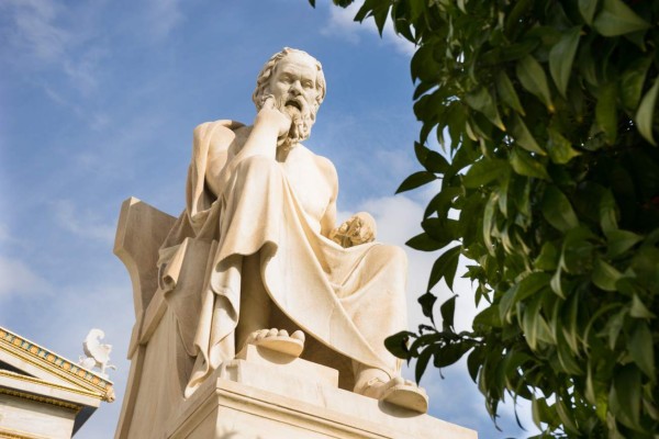 Conocer a Sócrates desde la inmortalidad de su pensamiento