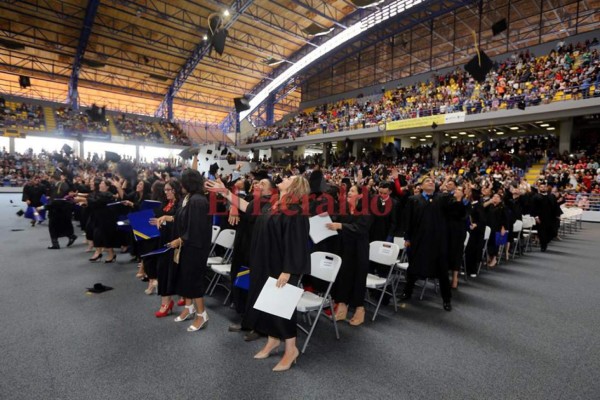 FOTOS: Estas bellas hondureñas obtuvieron su título de la UNAH