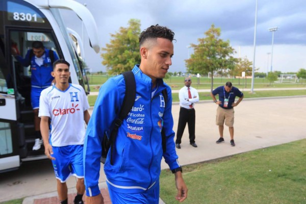 Jugadores de la Selección Nacional llegan a Houston obligados a ganar