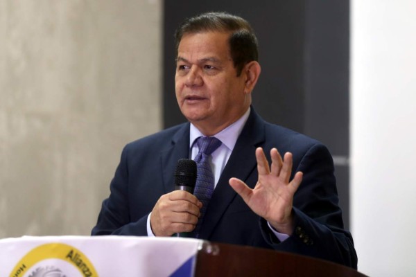 Salvador Nasralla pide preguntar a Manuel Zelaya por venezolanos