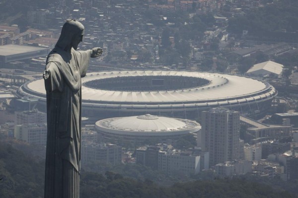 Estadio Maracaná sigue a oscuras