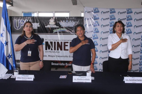 Clausuran diplomado en Normas NIIF