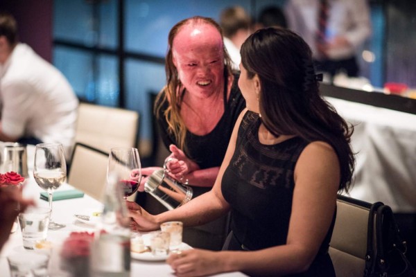 Escondió su rostro por 22 años