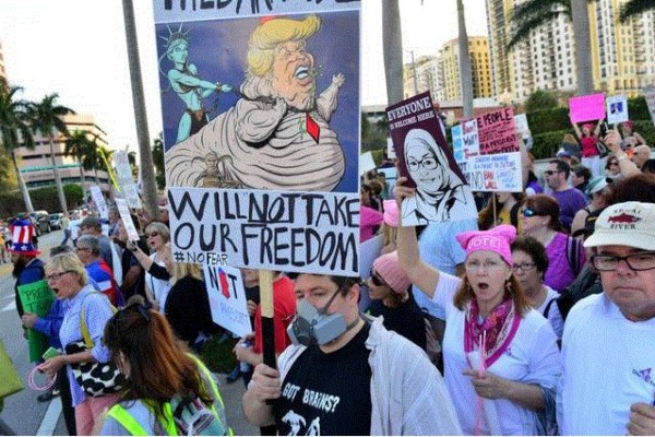 El decreto migratorio de Donald Trump: un rompecabezas jurídico