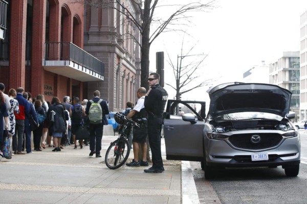 Cierran la Casa Blanca luego que vehículo embiste barrera&nbsp;