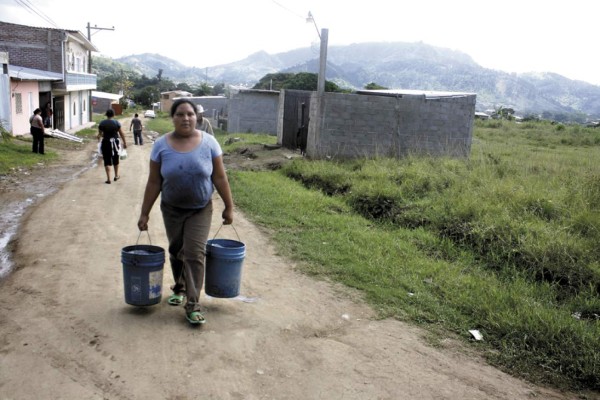 Aplicarán multas a quienes desperdicien agua