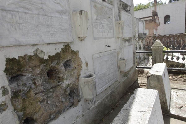 Parientes: Valle murió envenenado