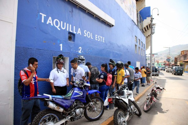 Resguardan el Estadio Nacional previo al partido Motagua-Olimpia