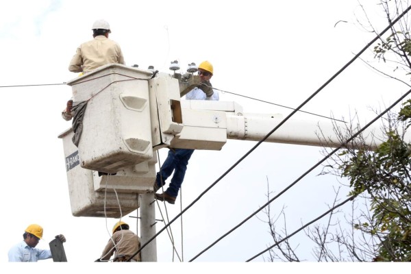 Vienen recortes del gasto salarial en la ENEE, Hondutel y Portuaria