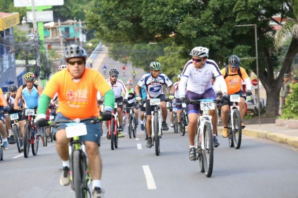‪Las mejores fotos de la #‎4tavueltaciclistica del Heraldo