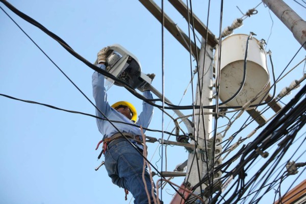 Casi L 400 millones invertirá la ENEE en compra de 100,000 luminarias led