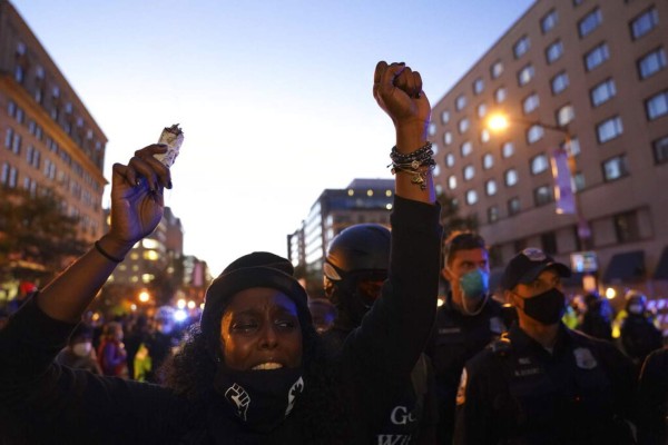 FOTOS: Inician primeras protestas en espera de resultados de las elecciones en Estados Unidos