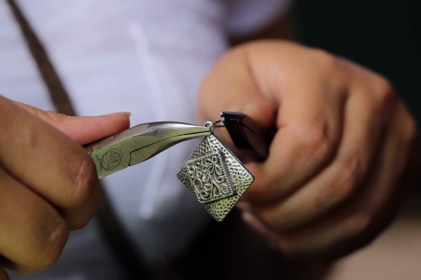 Conozca de Gina's Jewelry, donde las bisuterías se hacen con amor