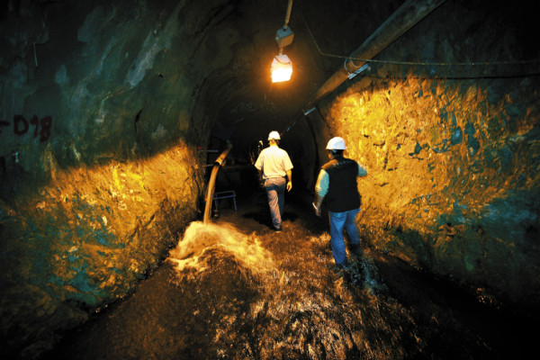 'El Cajón” pierde más de 700 litros de agua por segundo