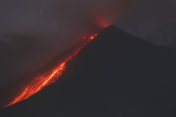 Cierran el aeropuerto de Guatemala por actividad volcánica&nbsp;&nbsp;