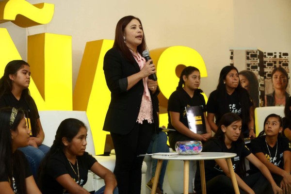 Niñas hacen eco de la lucha por la equidad