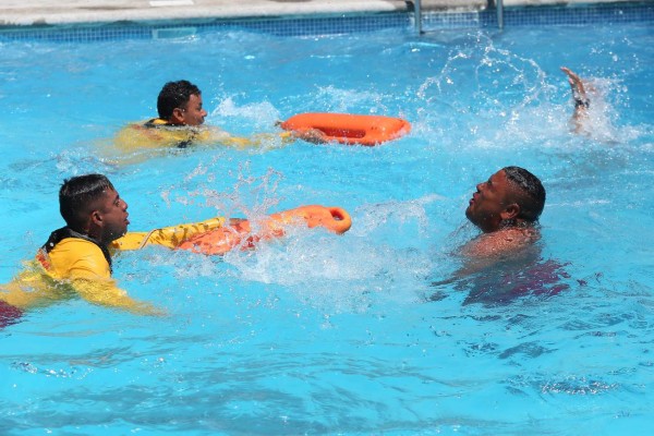 Escuadrón de rescate capitalino dará auxilio en las playas de Tela