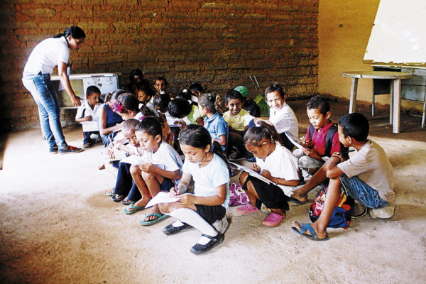 Alumnos de escuela de Choluteca recibirán clases en moderno edificio