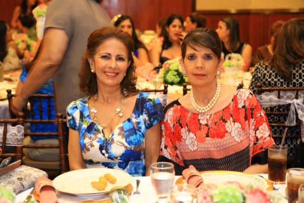 Alegre bienvenida para Olivia