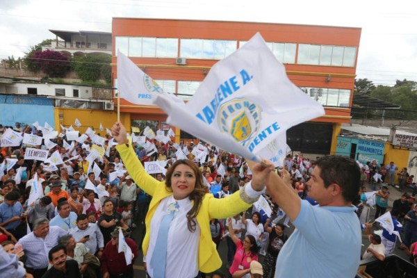 La diputada Marlene Alvarenga presentó la planilla de su movimiento en el PAC