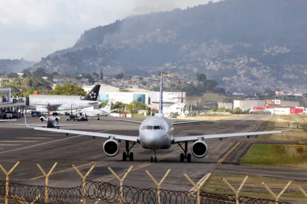 Los aeropuertos más peligrosos del mundo y cómo Toncontín está a punto de salir de la lista (FOTOS)