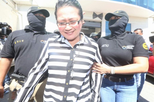 MP acusa a exjefa de Región Sanitaria y otros funcionarios por medicamentos enterrados