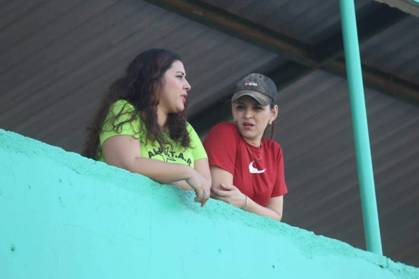 FOTOS: Las bellas chicas que cautivaron en los estadios de Honduras en el inicio del Apertura 2018-19