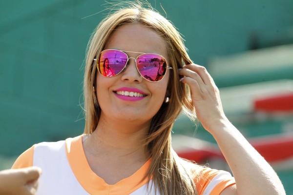 Hermosas damas engalanan el Yankel Rosenthal de SPS