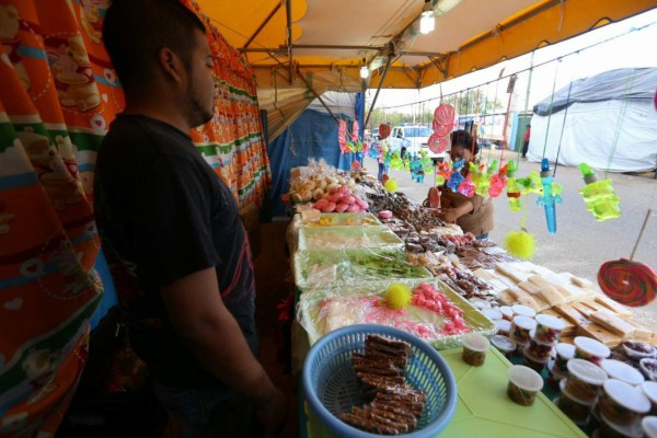 Ambiente de tranquilidad se vive en alrededores de Basílica de Suyapa